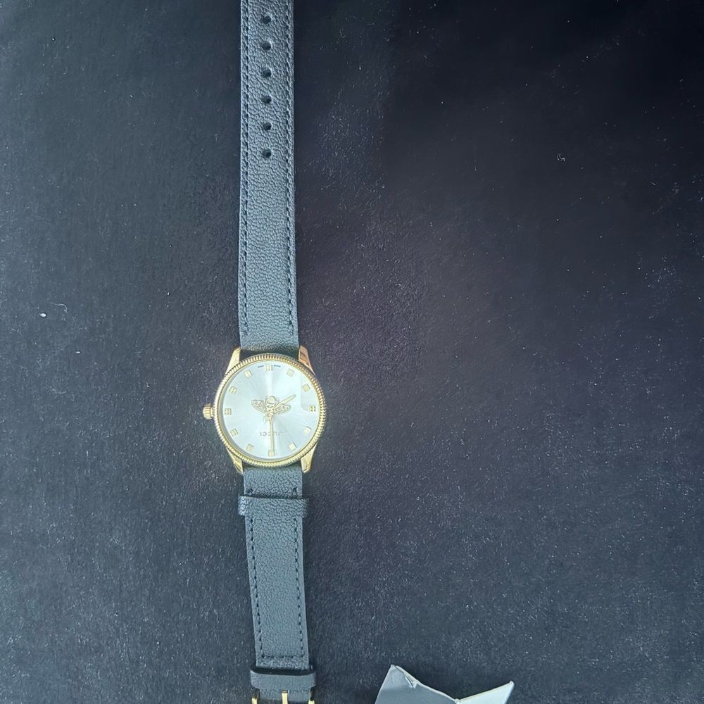 Brand new with box and dustbag Gucci Black and Gold Watch women's - Picture 5 of 10